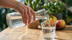 どれくらい水を飲めばいい？体重から簡単に計算する方法