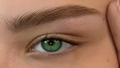 1か月で眉毛が濃くなる：高額な施術なしでできる自宅ケアのベストな方法