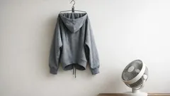 パーカーが乾かない悩みは干し方で解決、逆さ吊りで生乾き臭も防ぐコツ