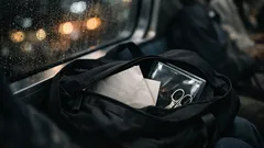 余ったクリアファイルで作る、マチ付き折り畳み書類ケースの簡単DIY