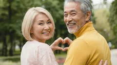 恋愛における理想の年齢差：心理学者が示した意外な答え